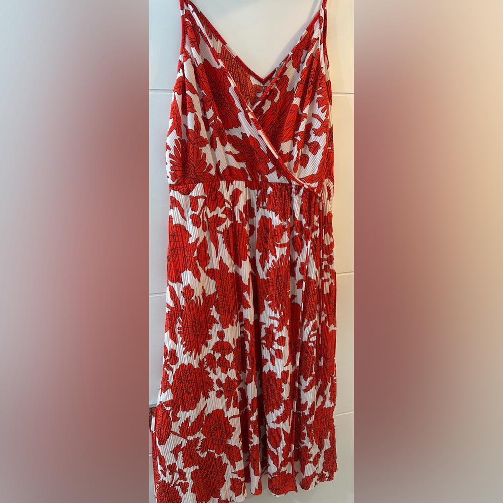 H&M Pleated Dress. Beautiful vibrant orange tones. Great fit.